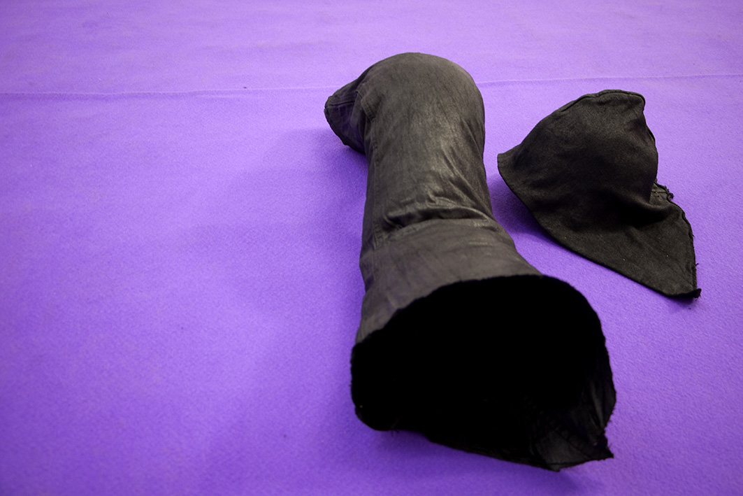 Ceroni particolare gamba e cappello