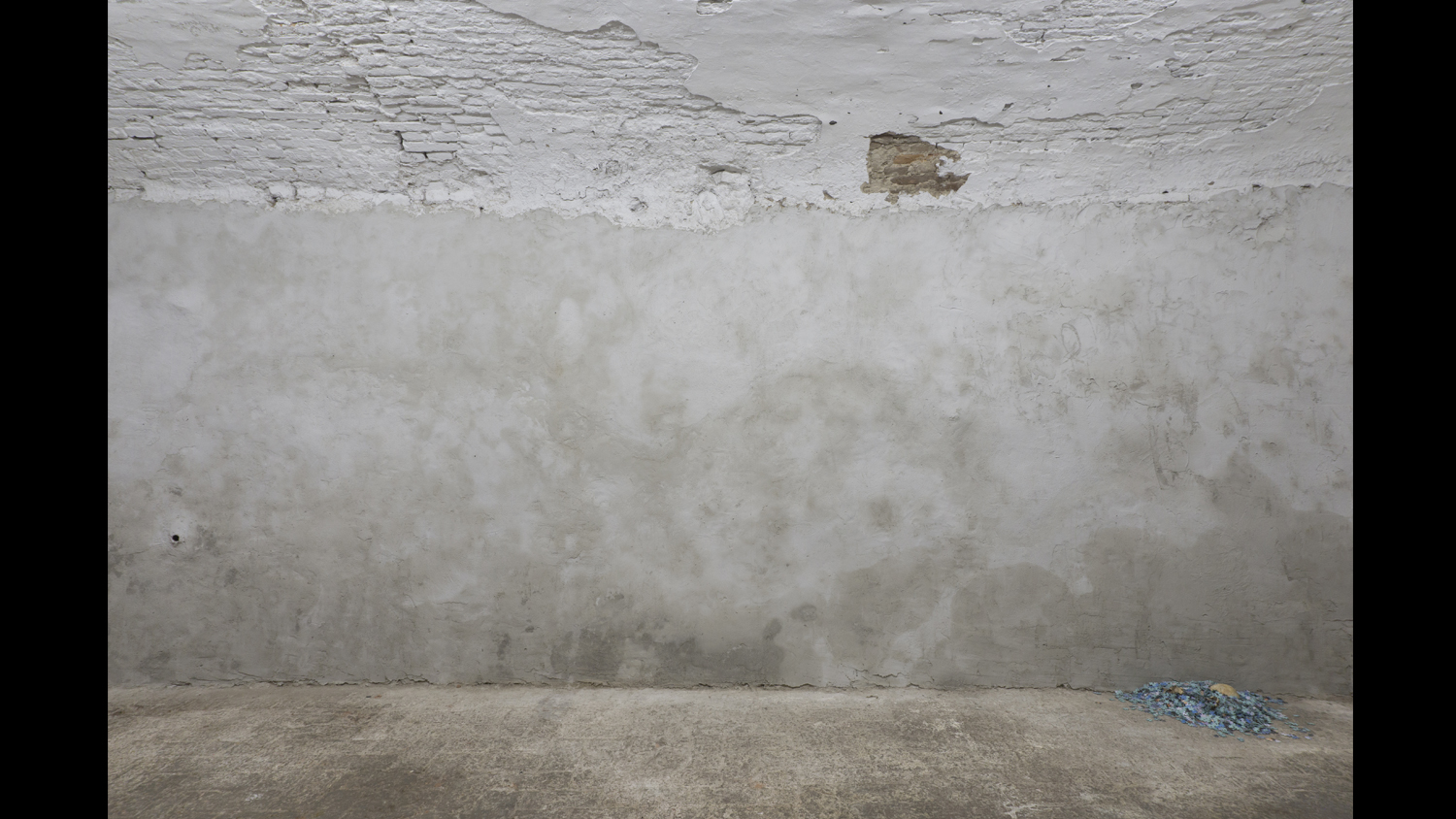 teschio con muro interrato